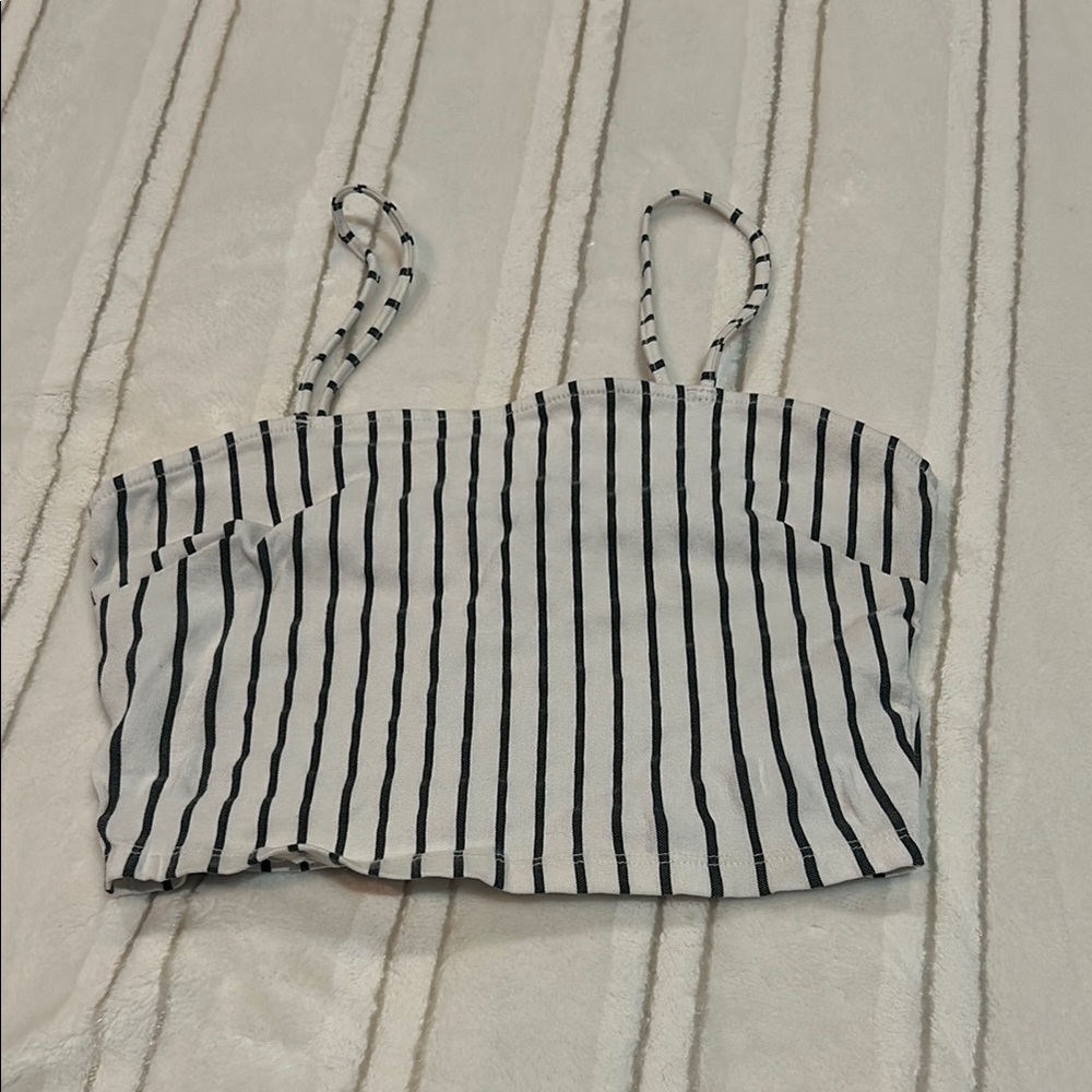 Forever 21 Black and White Fitted Crop Camisole